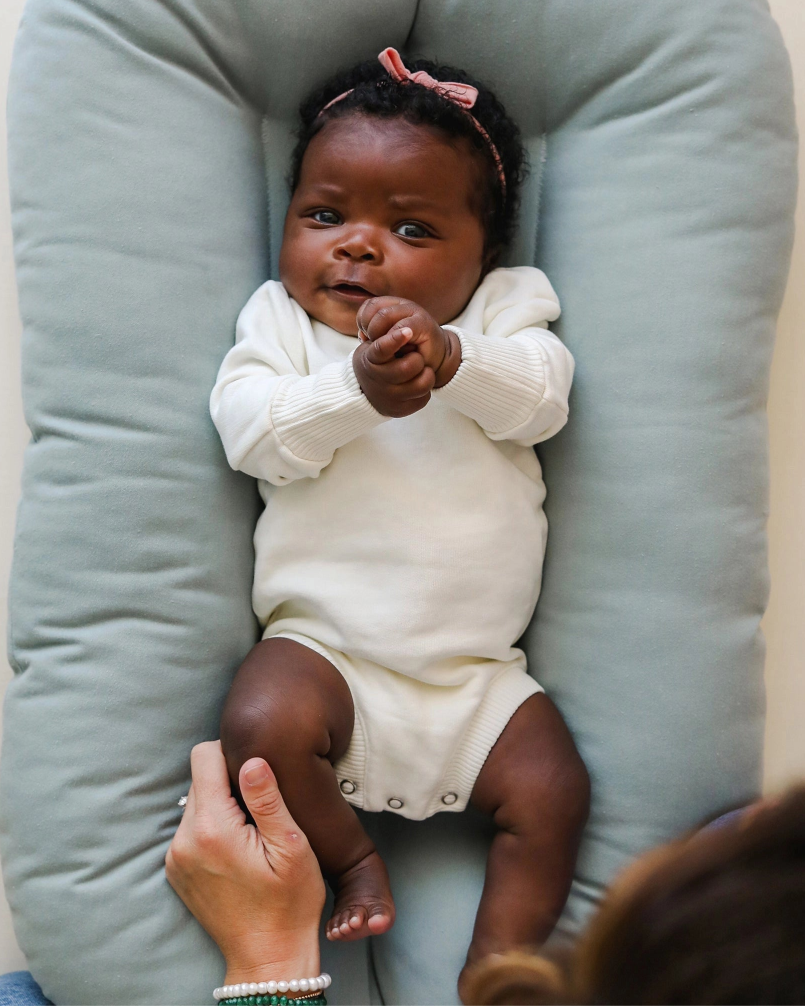 SNUGGLE ME - INFANT LOUNGER