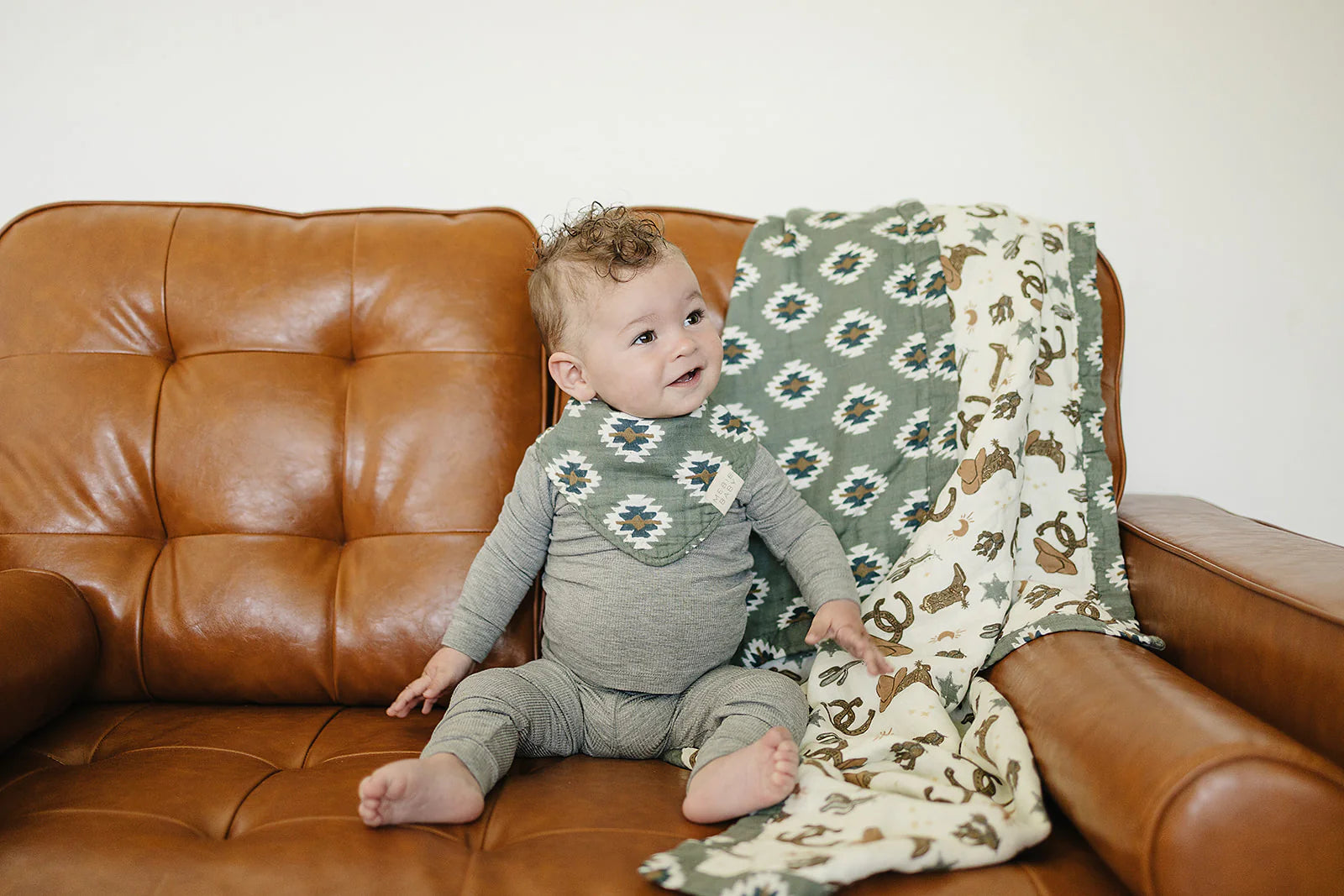 SOUTHWEST AZTEC CLASSIC MUSLIN BIB