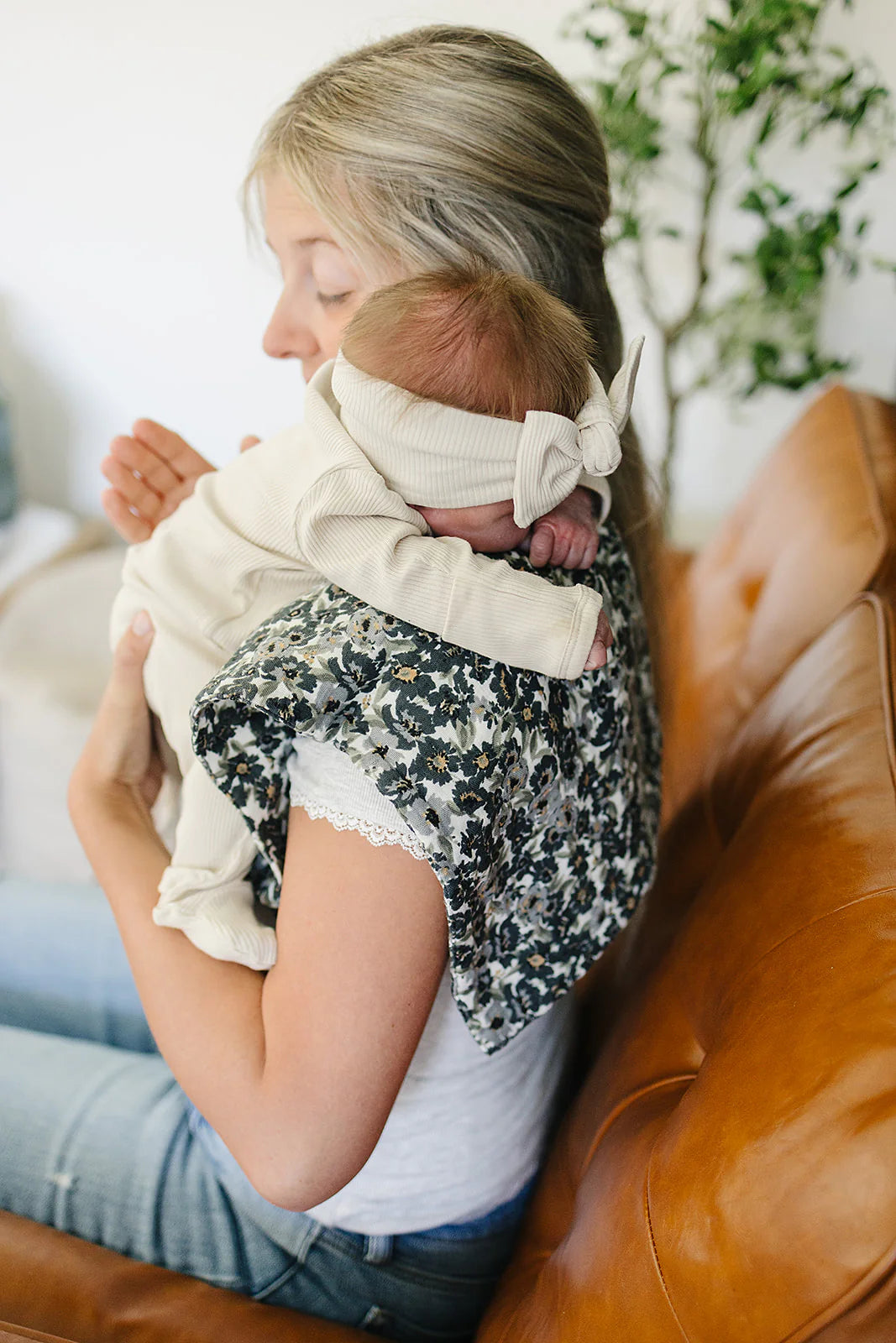 LIBERTY FLORAL MUSLIN BURP CLOTH