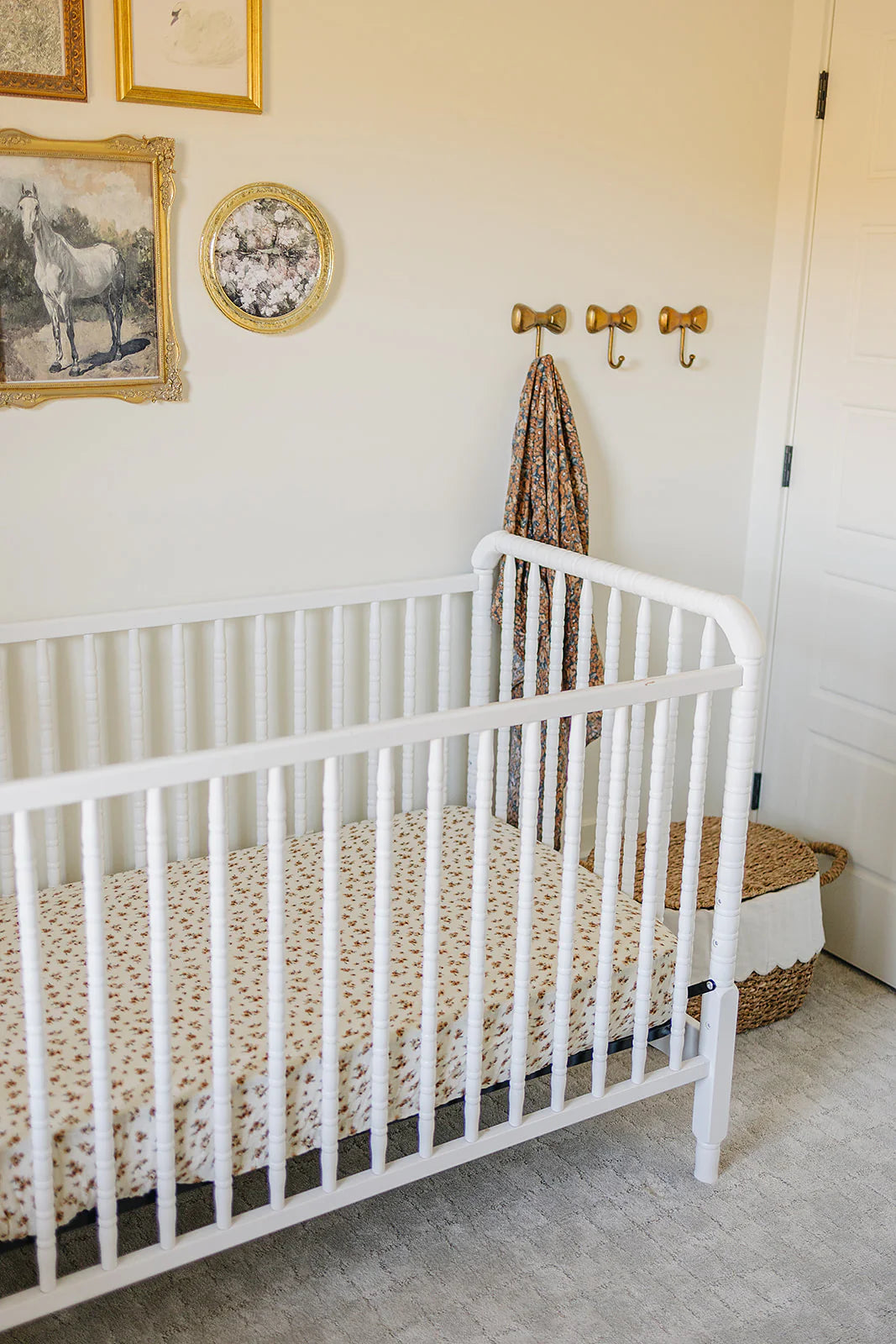 AUTUMN BLOOM MUSLIN CRIB SHEET