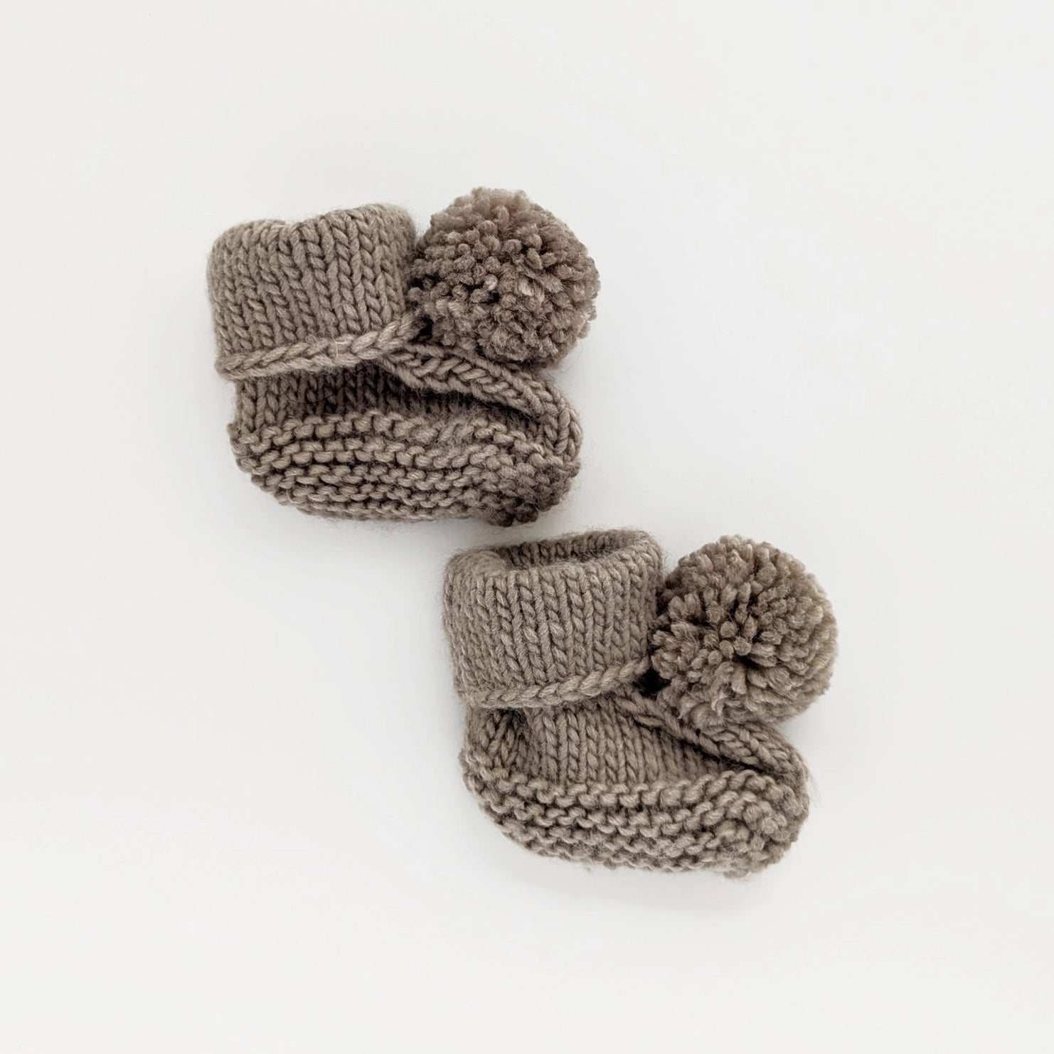 BABY BOOTIES WITH POM POMS