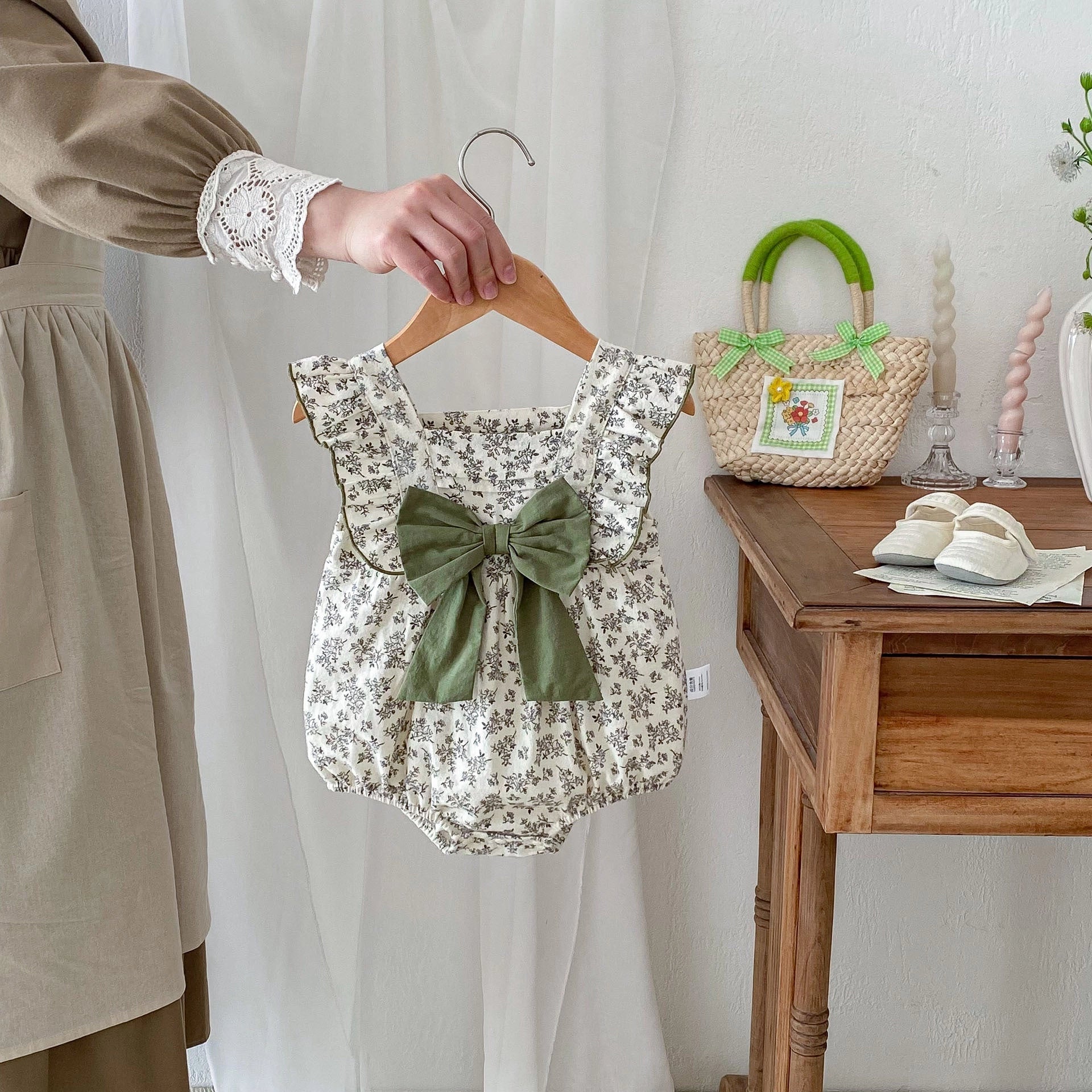 FLORAL SQUARE NECK ROMPER