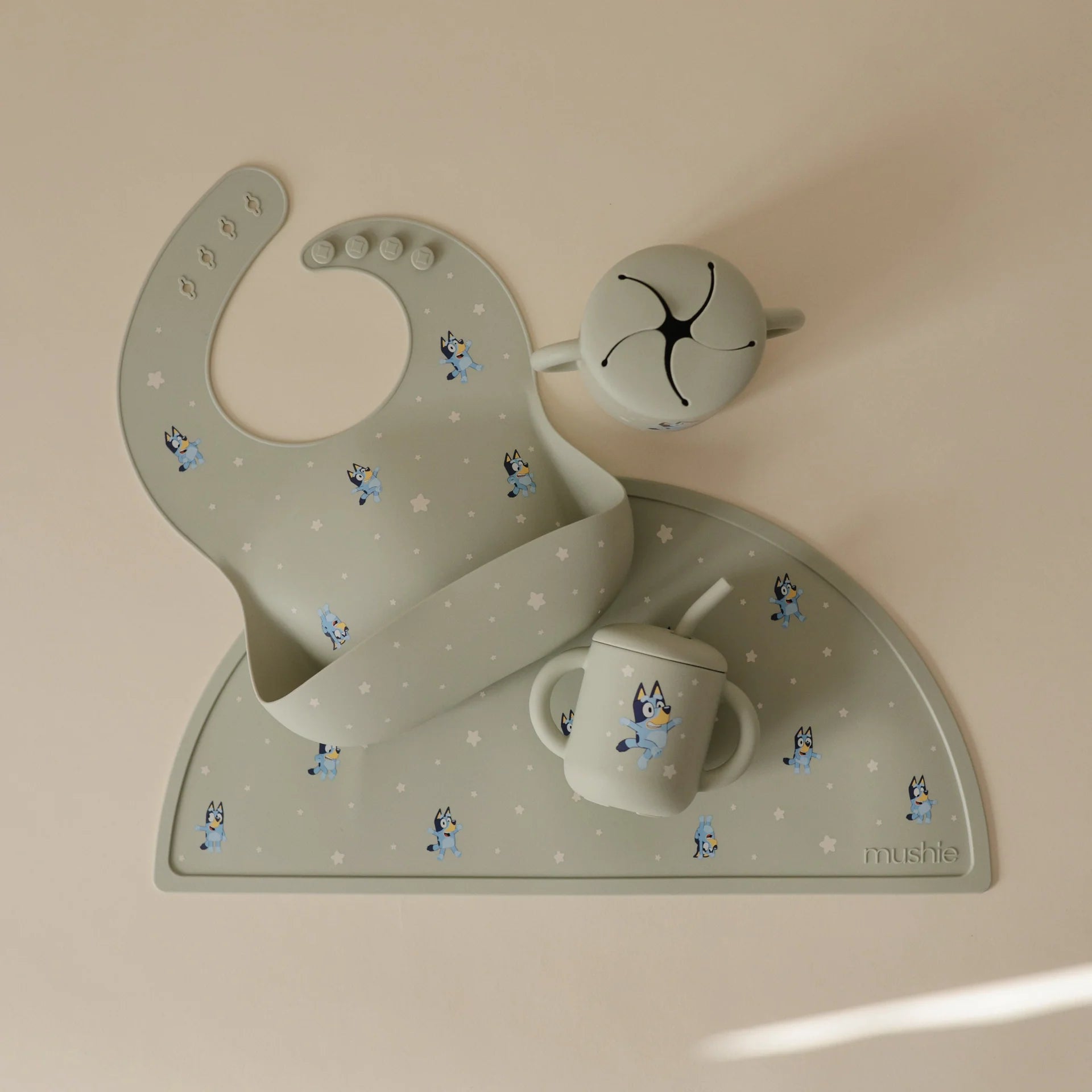 BLUEY X MUSHIE SILICONE BABY BIB