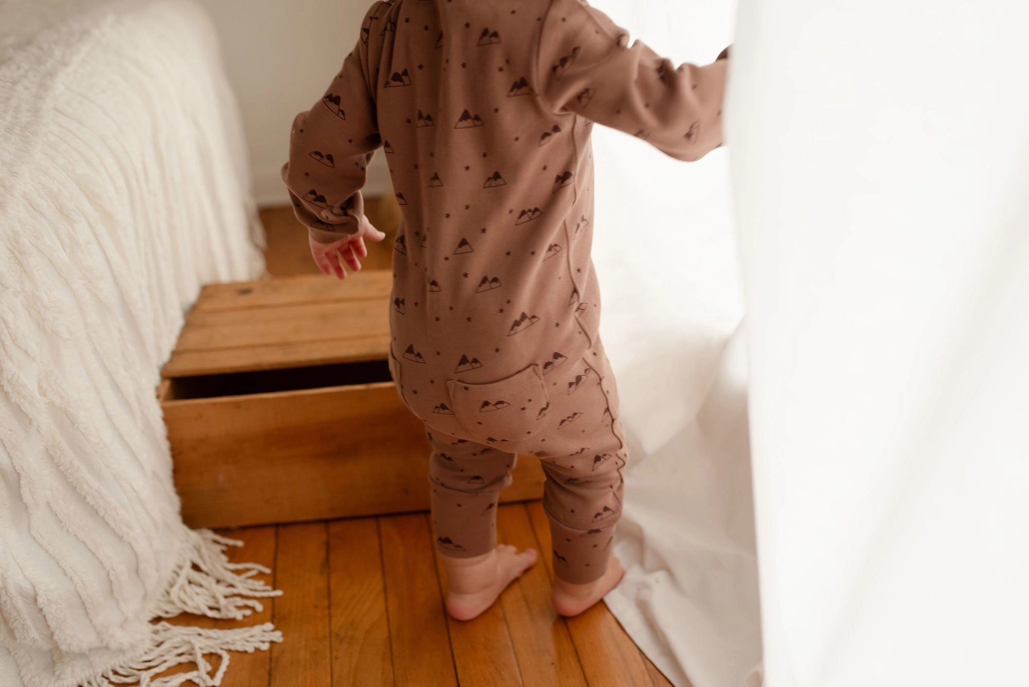 ORGANIC ZIPPER ROMPER - LATTE MOUNTAIN