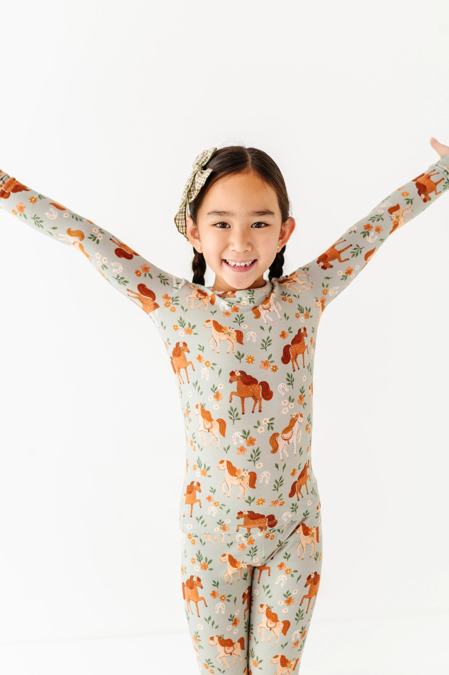 BABY BAMBOO PAJAMAS HORSIN AROUND