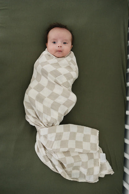 TAUPE CHECKERED MUSLIN SWADDLE BLANKET