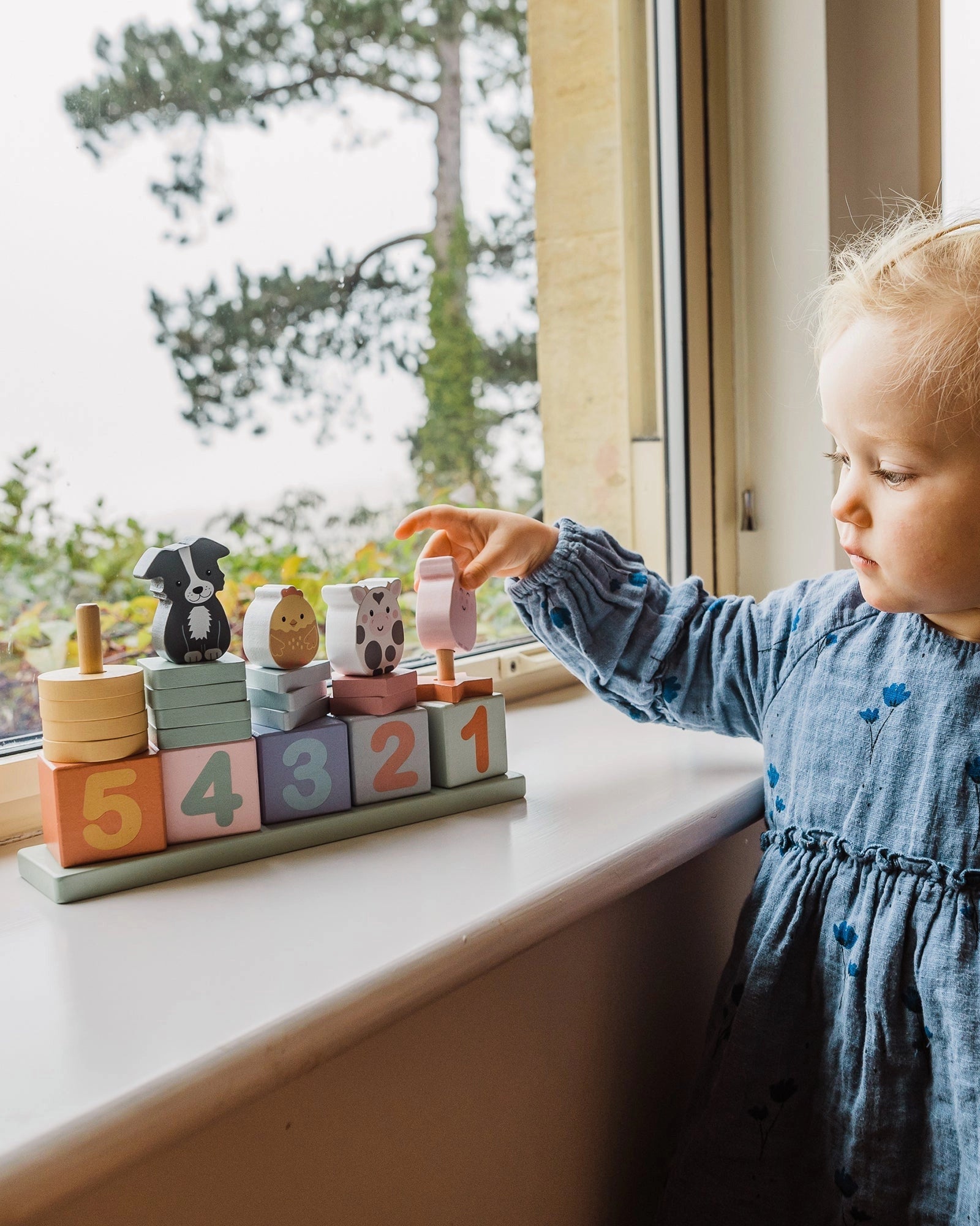 FARMYARD WOODEN ANIMAL COUNTING GAME