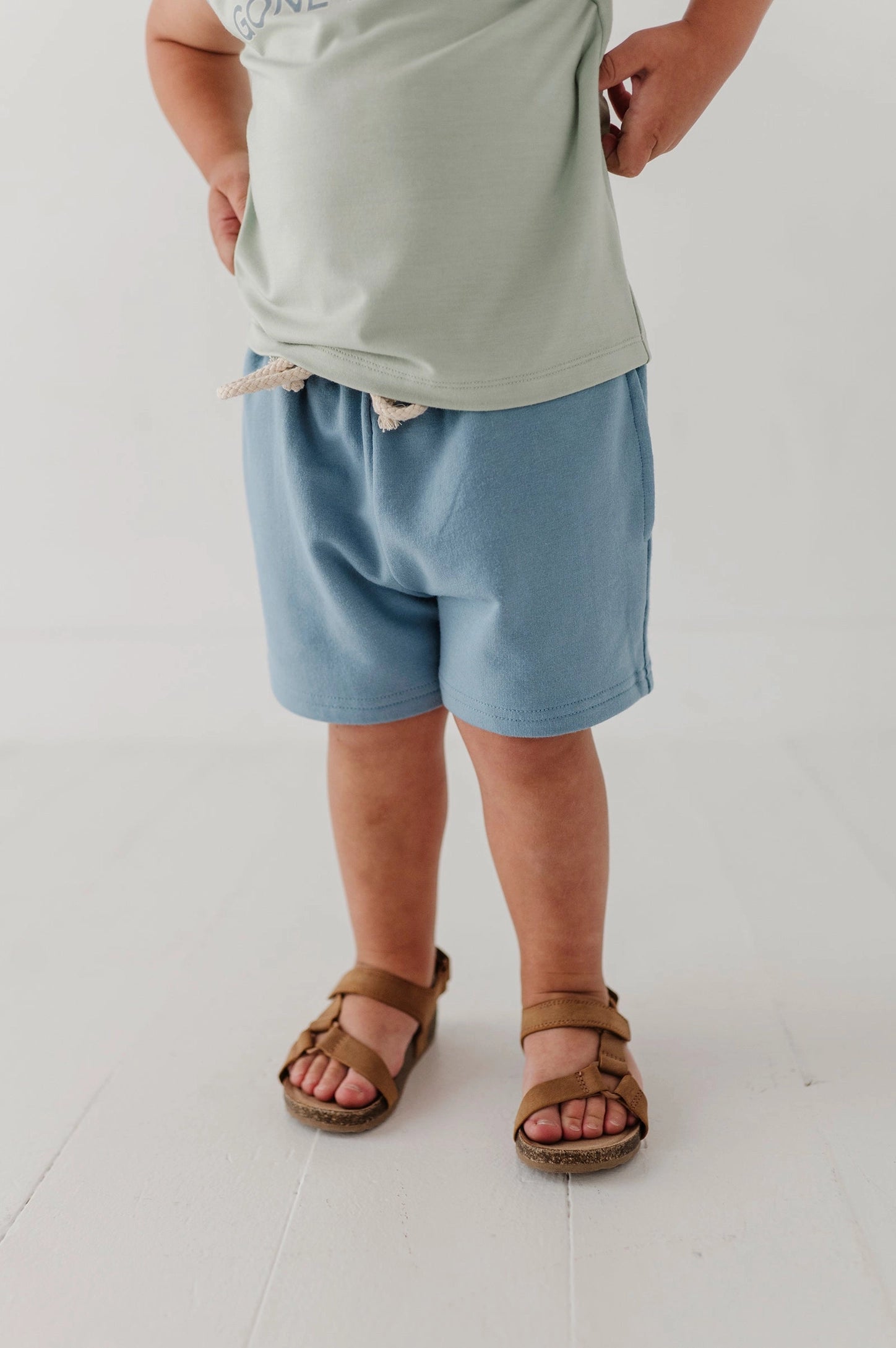 MOUNTAIN SPRING EVERYDAY SHORTS