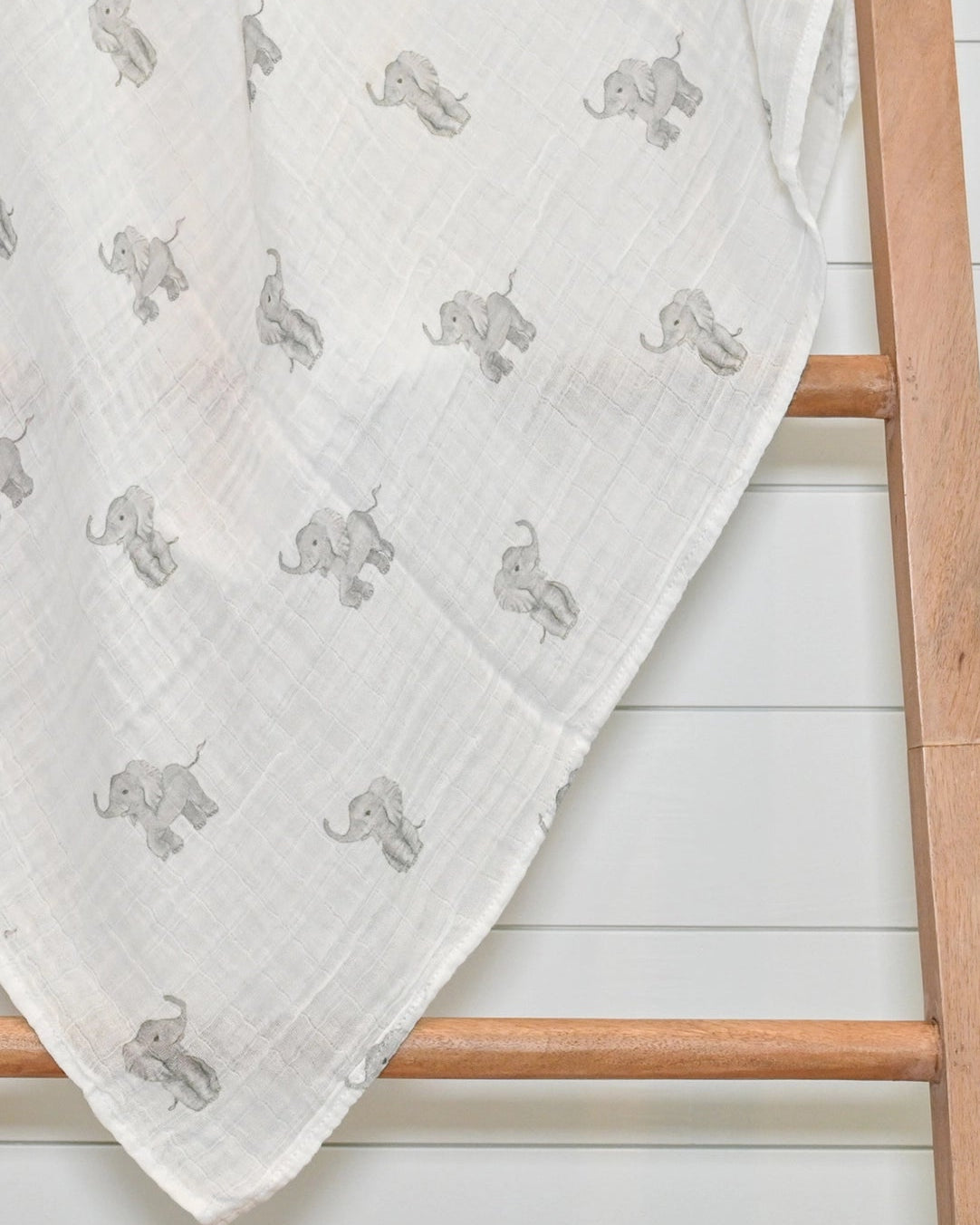 BABY ELEPHANT - MUSLIN SWADDLE