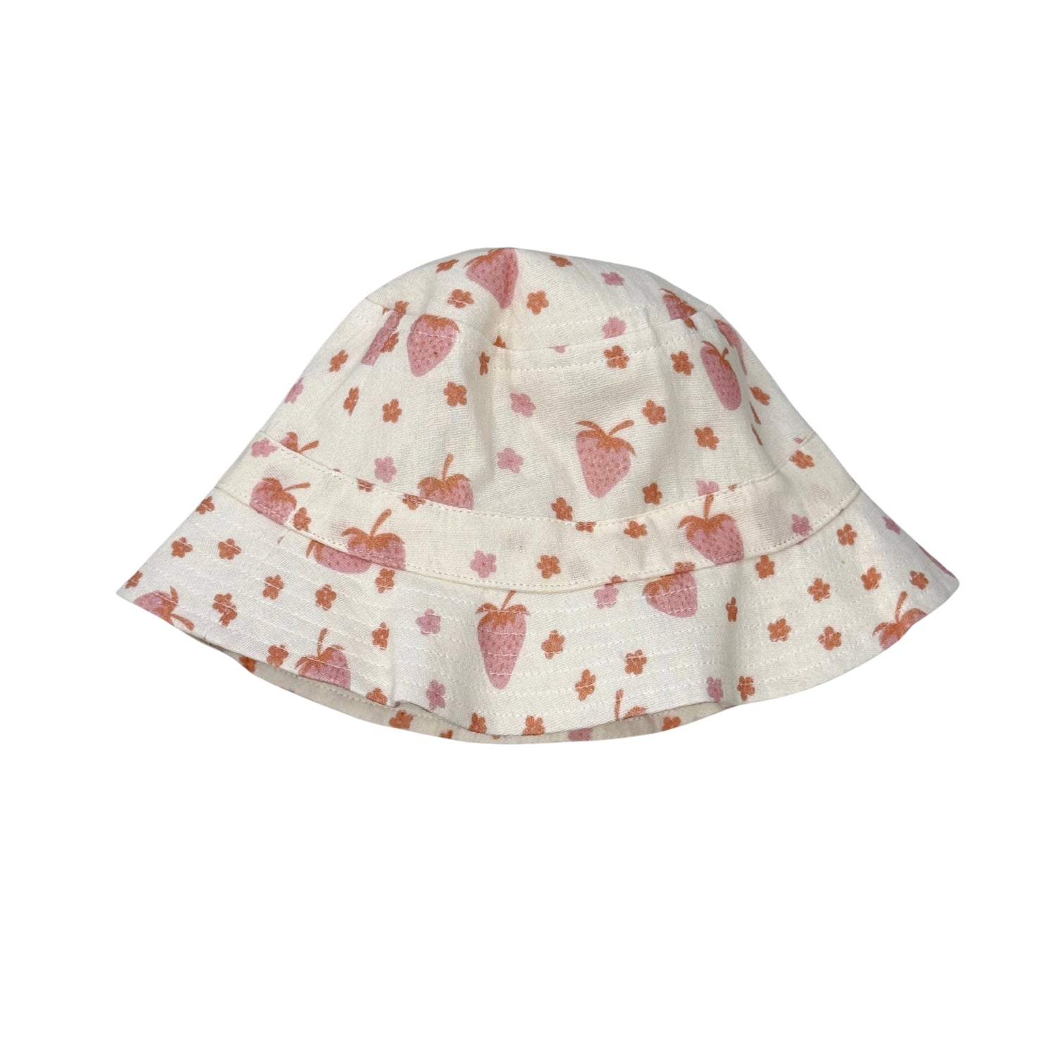 STRAWBERRY BUCKET HAT