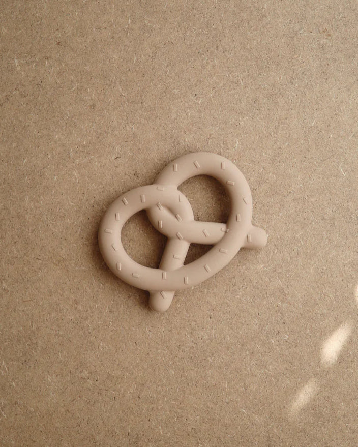 PRETZEL TEETHER