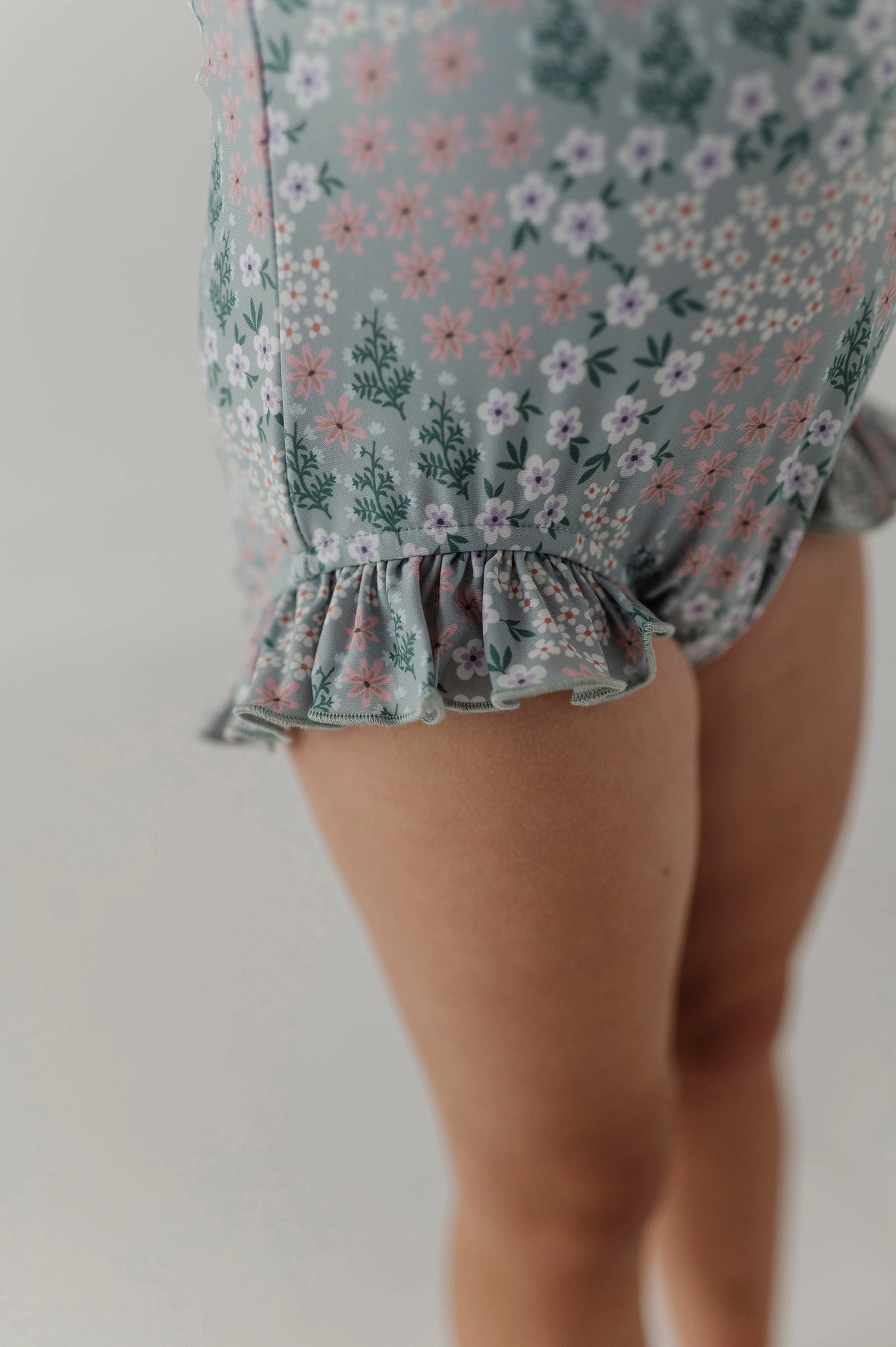 FLORAL RUFFLE RASH GUARD SWIMSUIT