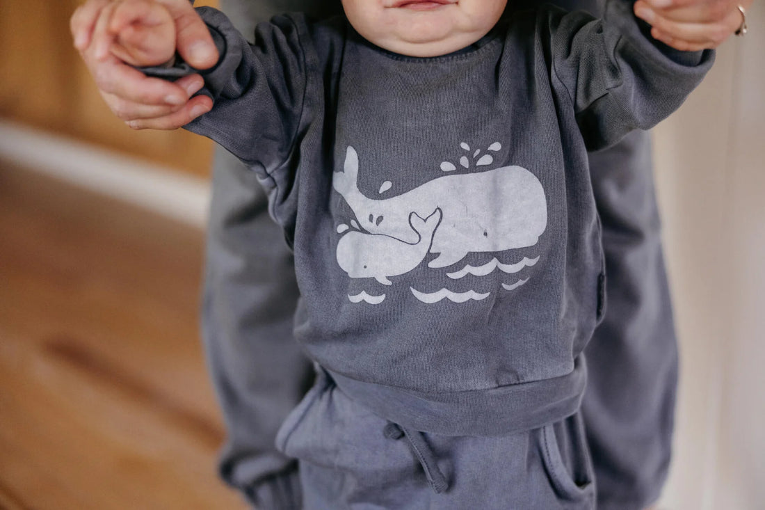 ORGANIC GRAPHIC SWEATSET - MOONSTONE WHALE