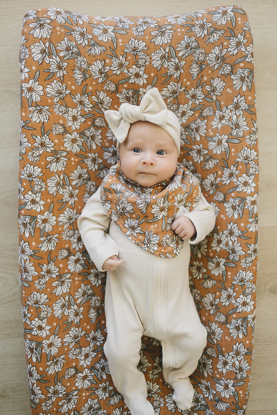MAGNOLIA MUSLIN BIB