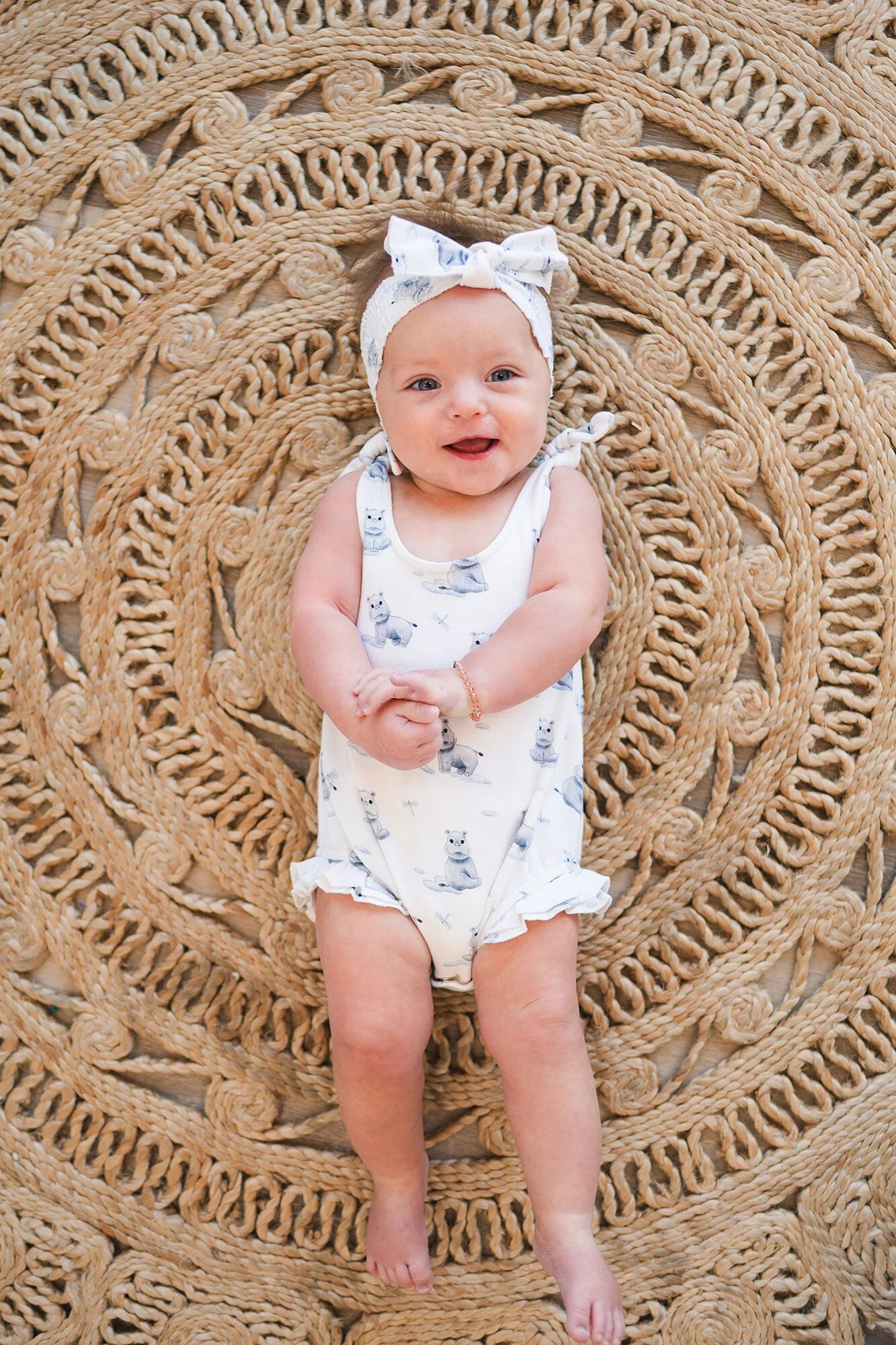BABY HIPPO BOWTIE BUBBLE