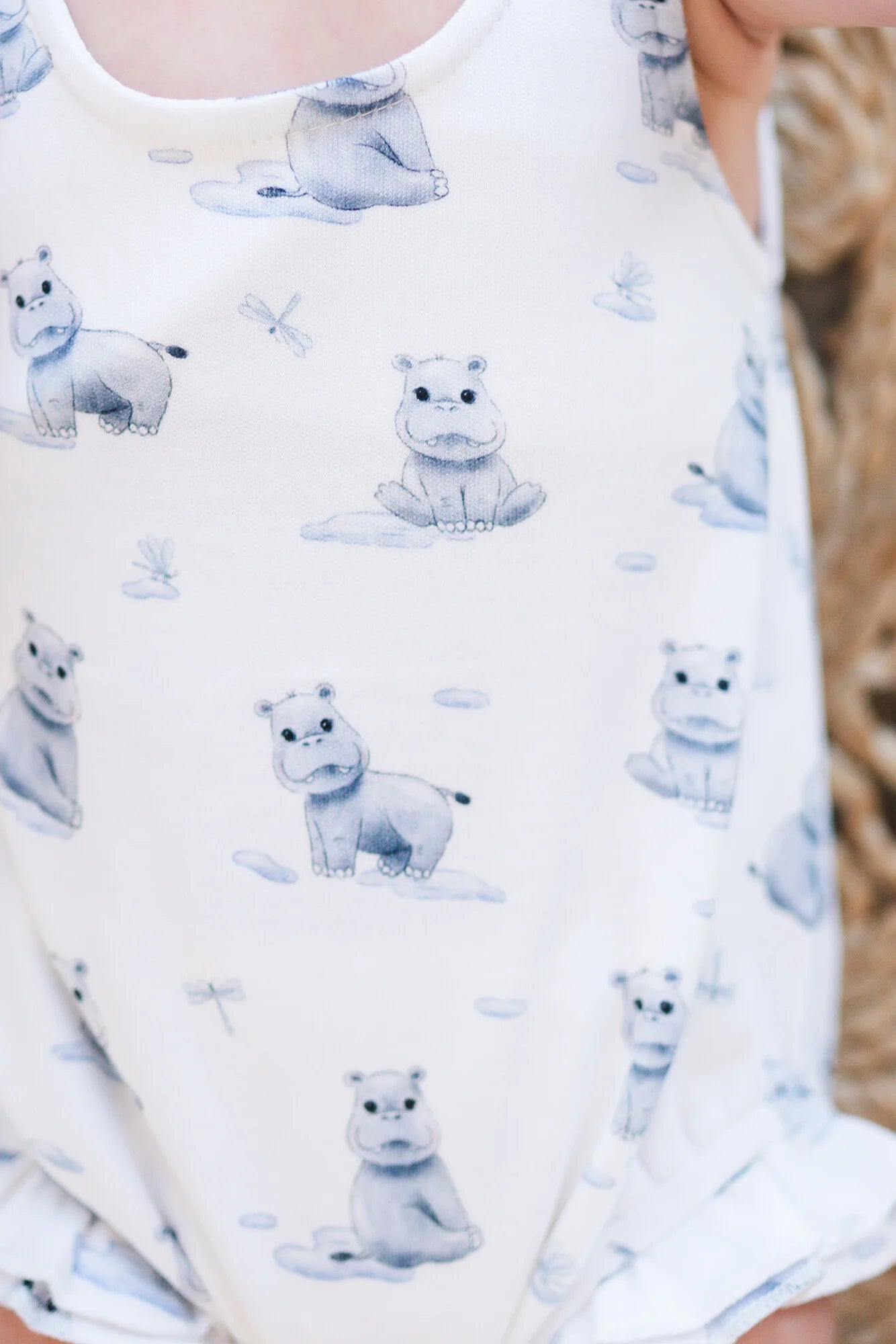 BABY HIPPO BOWTIE BUBBLE