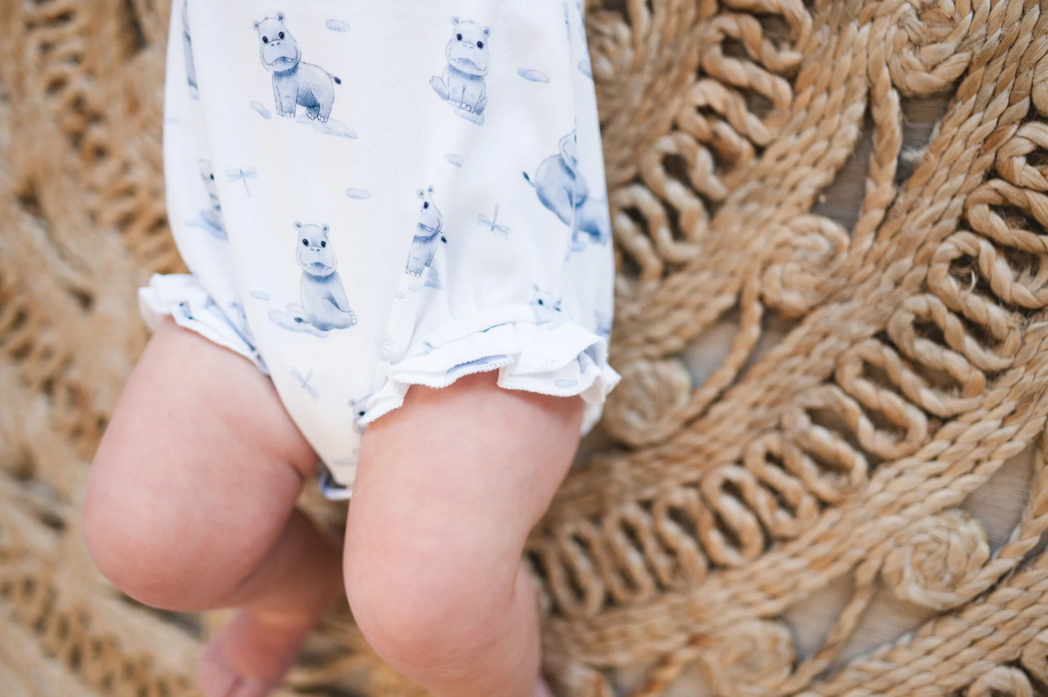 BABY HIPPO BOWTIE BUBBLE