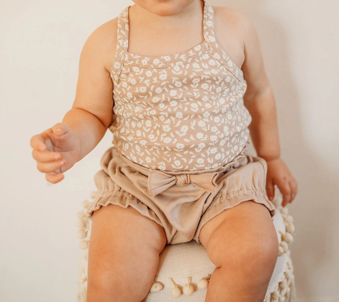 OATMEAL DITSY FLORAL CRISS CROSS BLOOMER SET