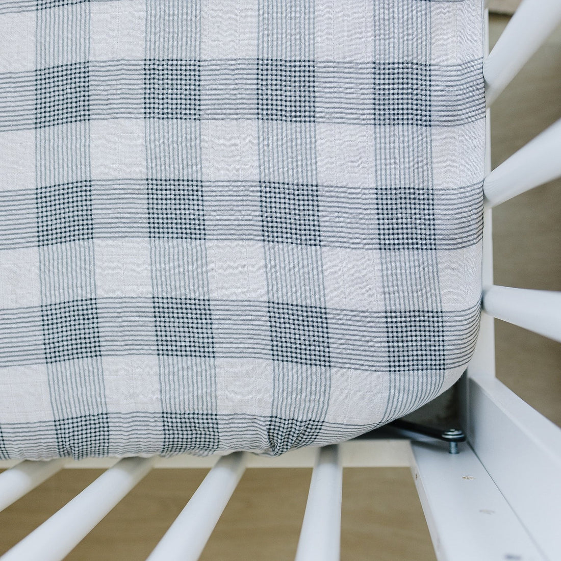COASTAL PLAID MUSLIN CRIB SHEET