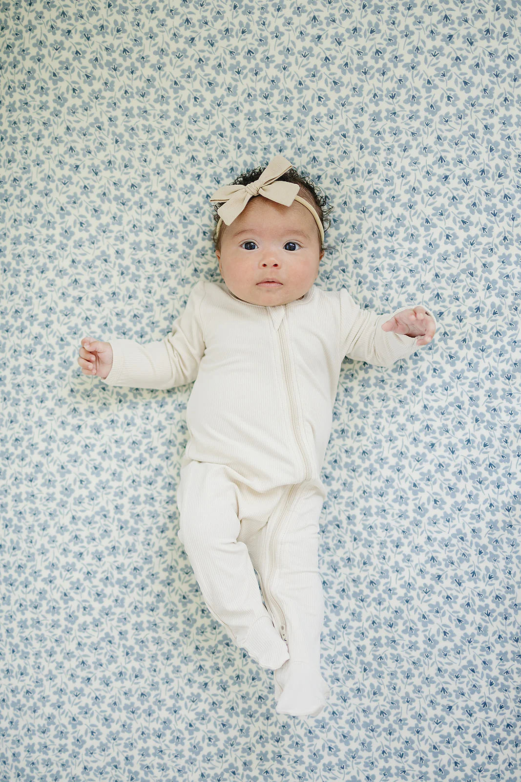 BLUE BLOSSOM MUSLIN CRIB SHEET