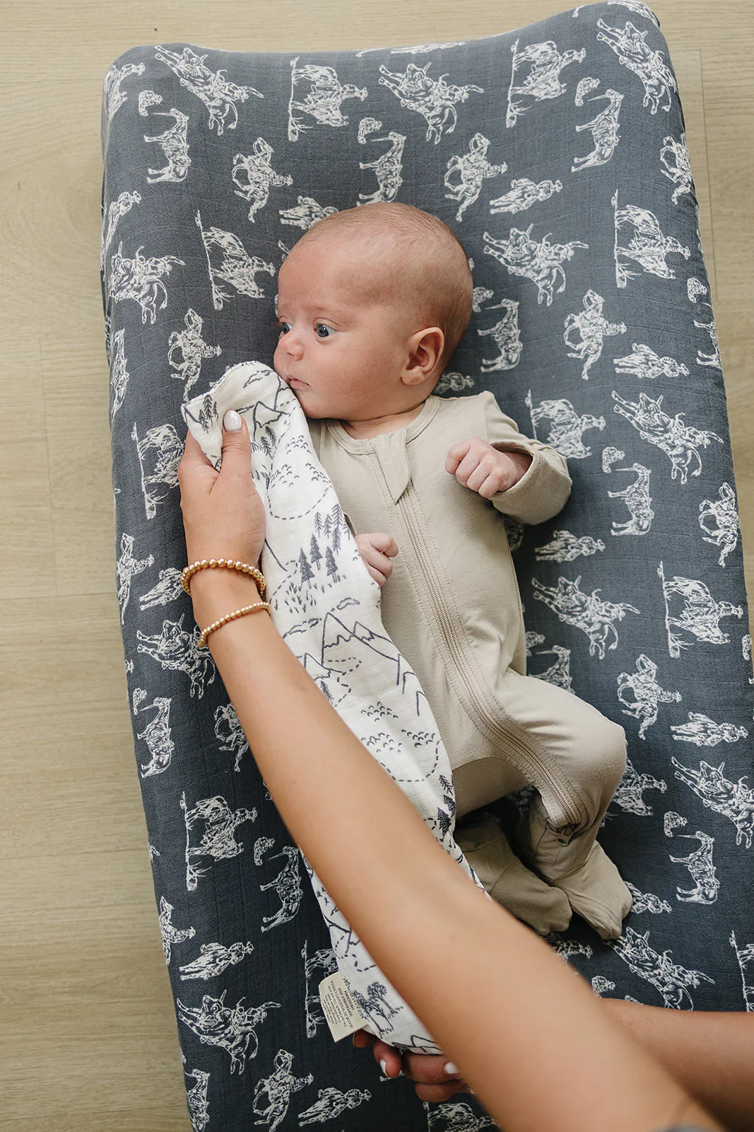 SUMMIT MUSLIN BURP CLOTH