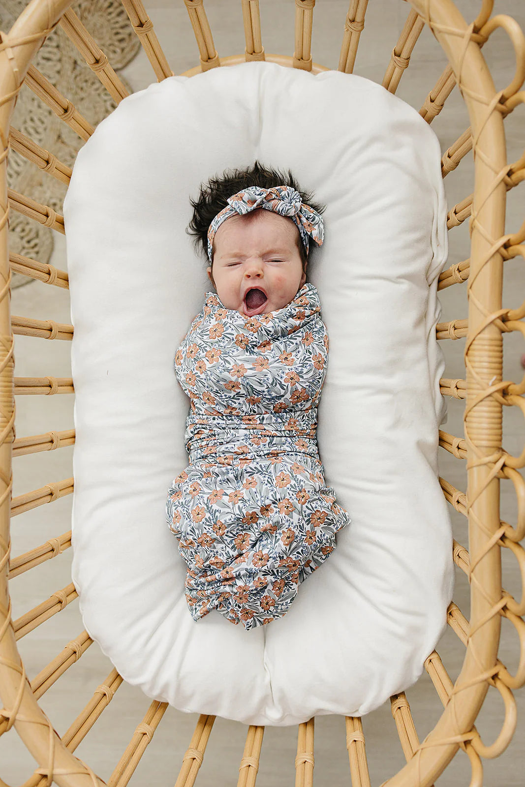 DAINTY FLORAL BAMBOO SWADDLE