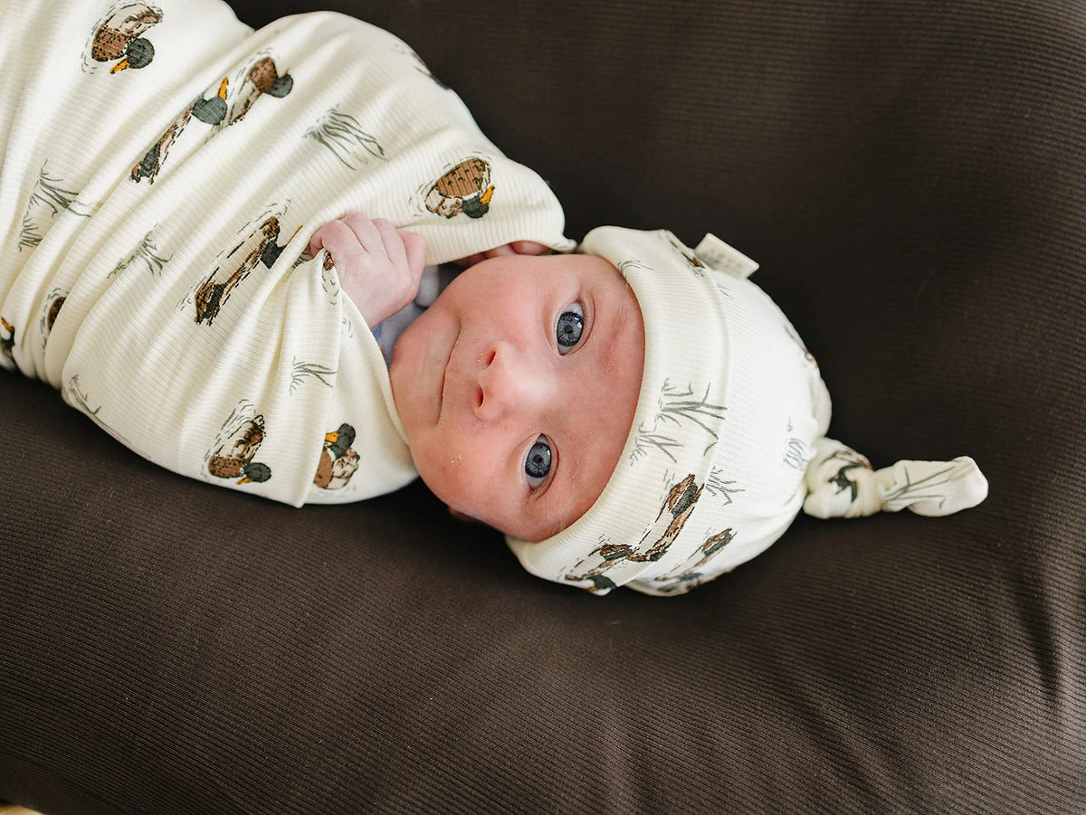 DUCKS BAMBOO NEWBORN KNOT HAT