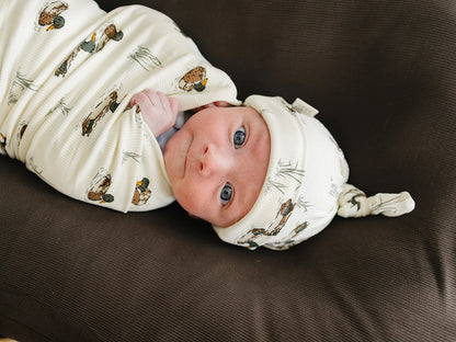 DUCKS BAMBOO NEWBORN KNOT HAT