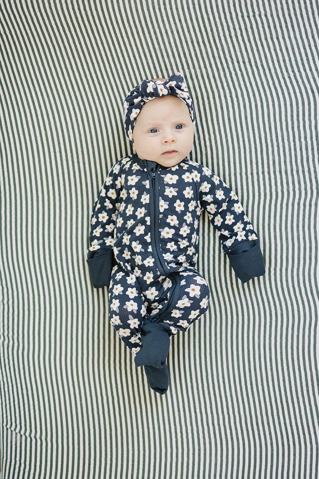 NAVY DAISY RIBBED BAMBOO SLEEPER