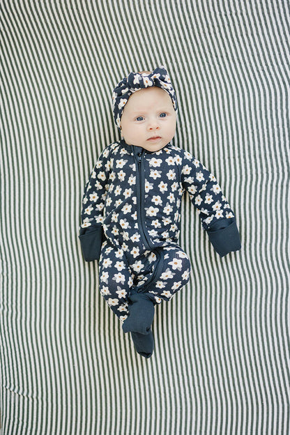 NAVY DAISY RIBBED BAMBOO SLEEPER