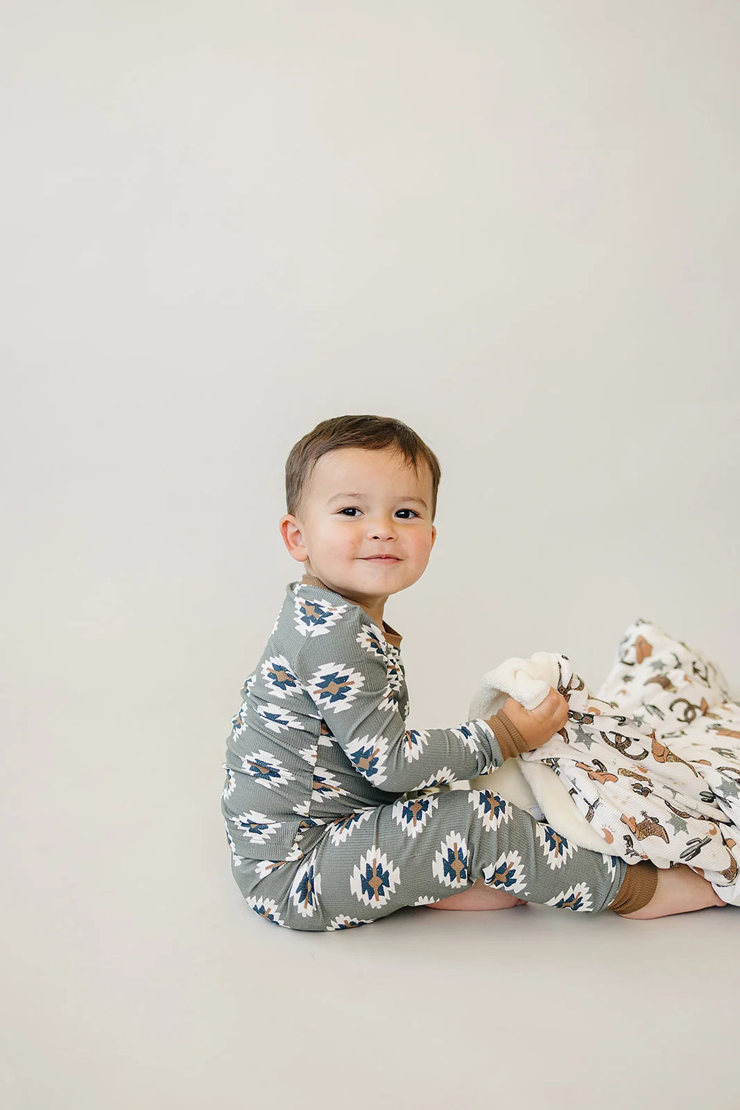 SOUTHWEST AZTEC BAMBOO COZY SET