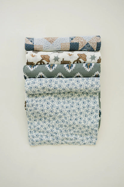 BLUE BLOSSOM MUSLIN SWADDLE BLANKET