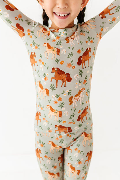 BABY BAMBOO PAJAMAS HORSIN AROUND