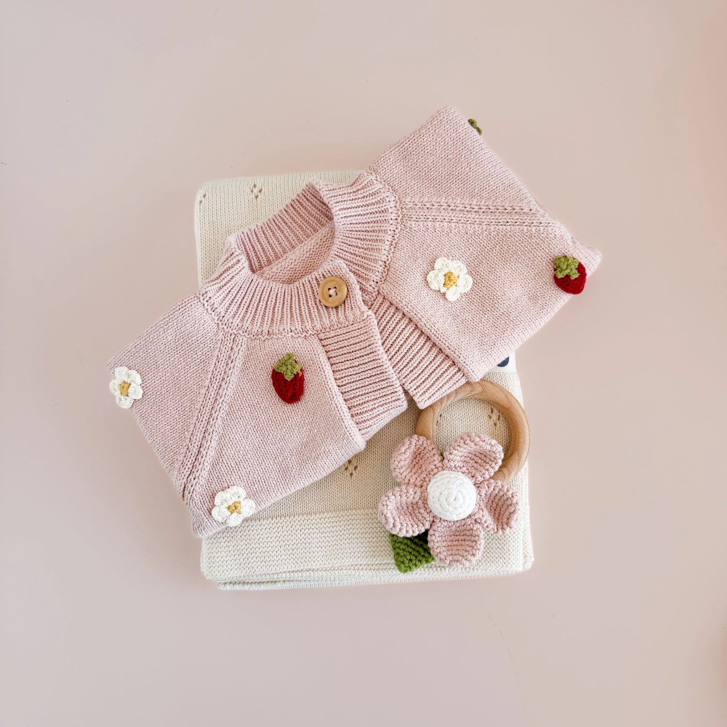 STRAWBERRY FLOWER CARDIGAN