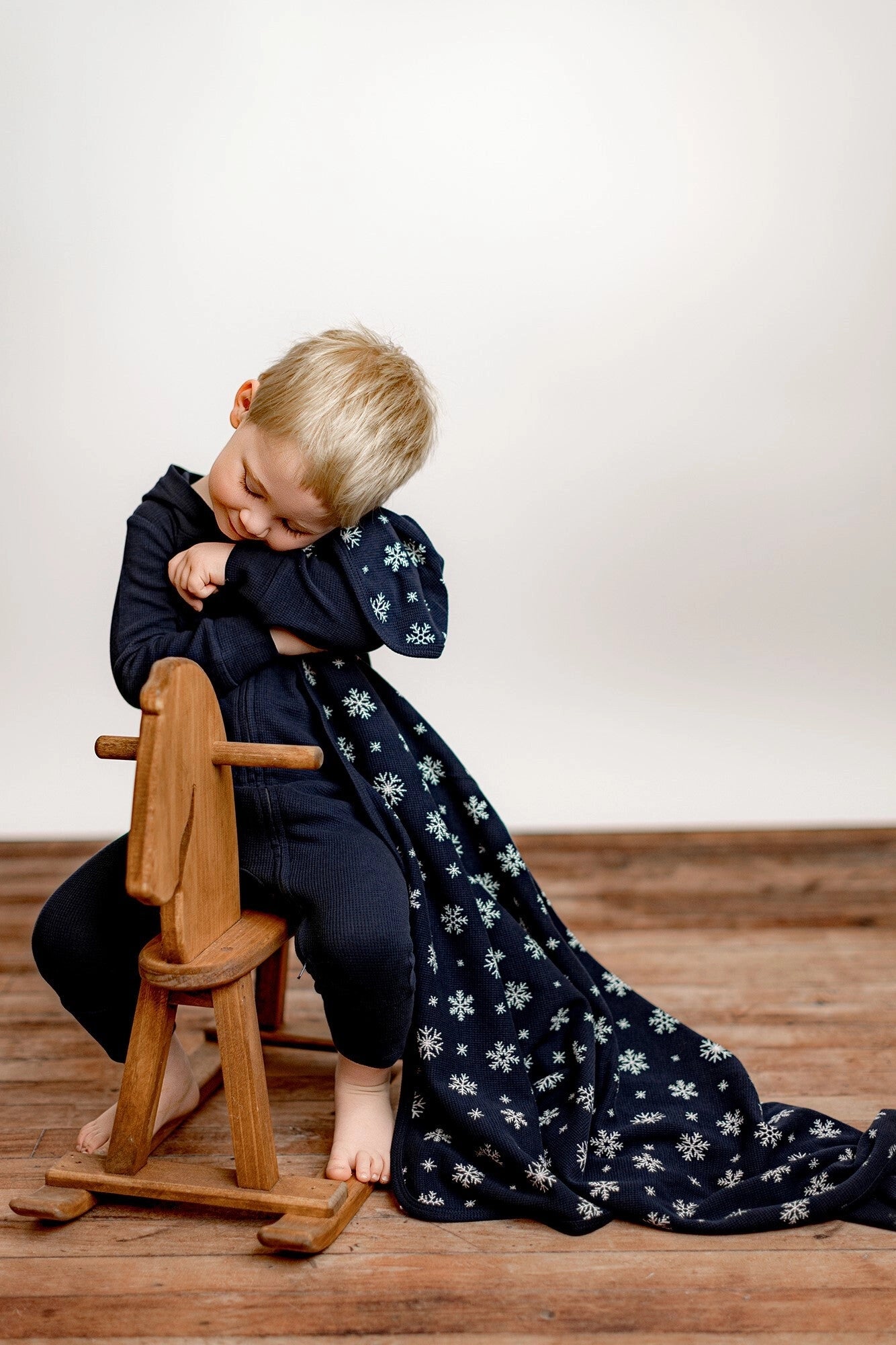 HOLIDAY BLANKET - SNOWY NIGHT