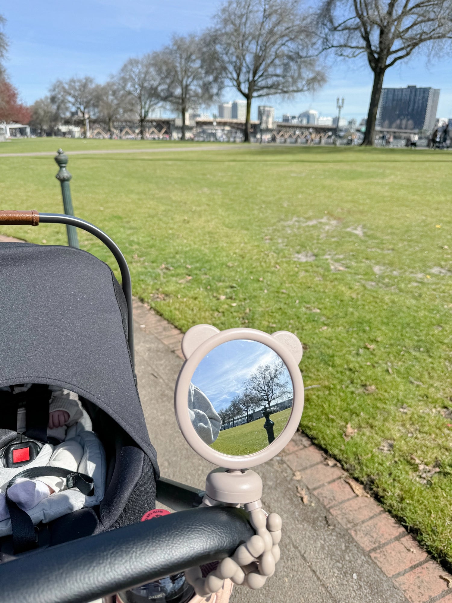 ITZY PEEK MIRROR